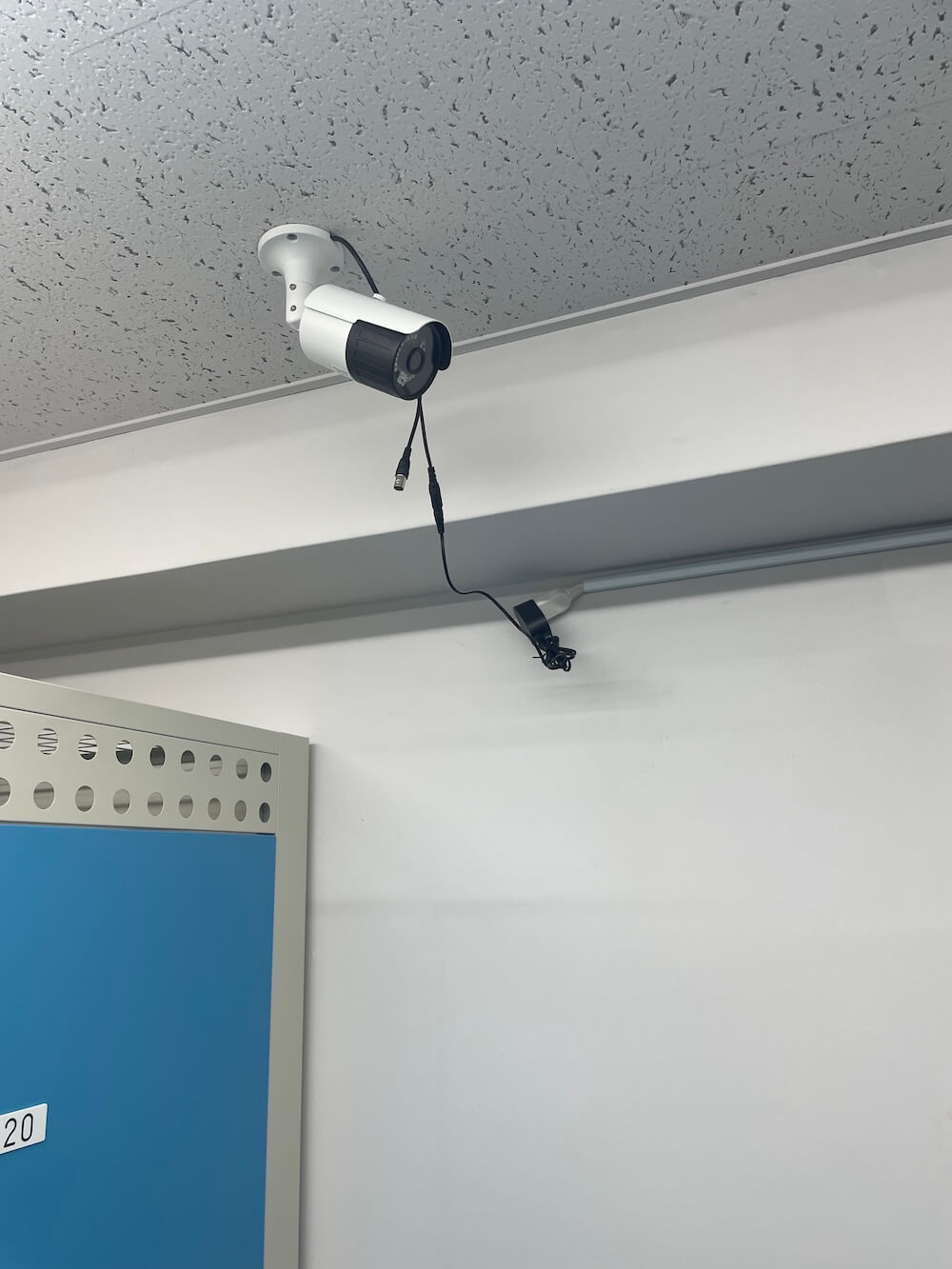 プラスルーム名古屋千代田店 屋内型トランクルームの室内防犯カメラ