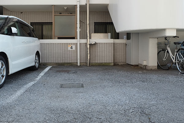 トランクルーム松戸二ツ木店のお客様専用駐車場スペース(4番)