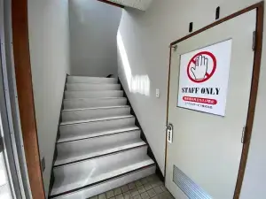 トランクルーム札幌北11条店|階段を利用して搬入