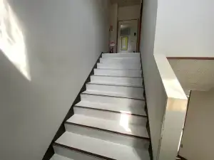トランクルーム札幌北11条店|階段を利用して搬入